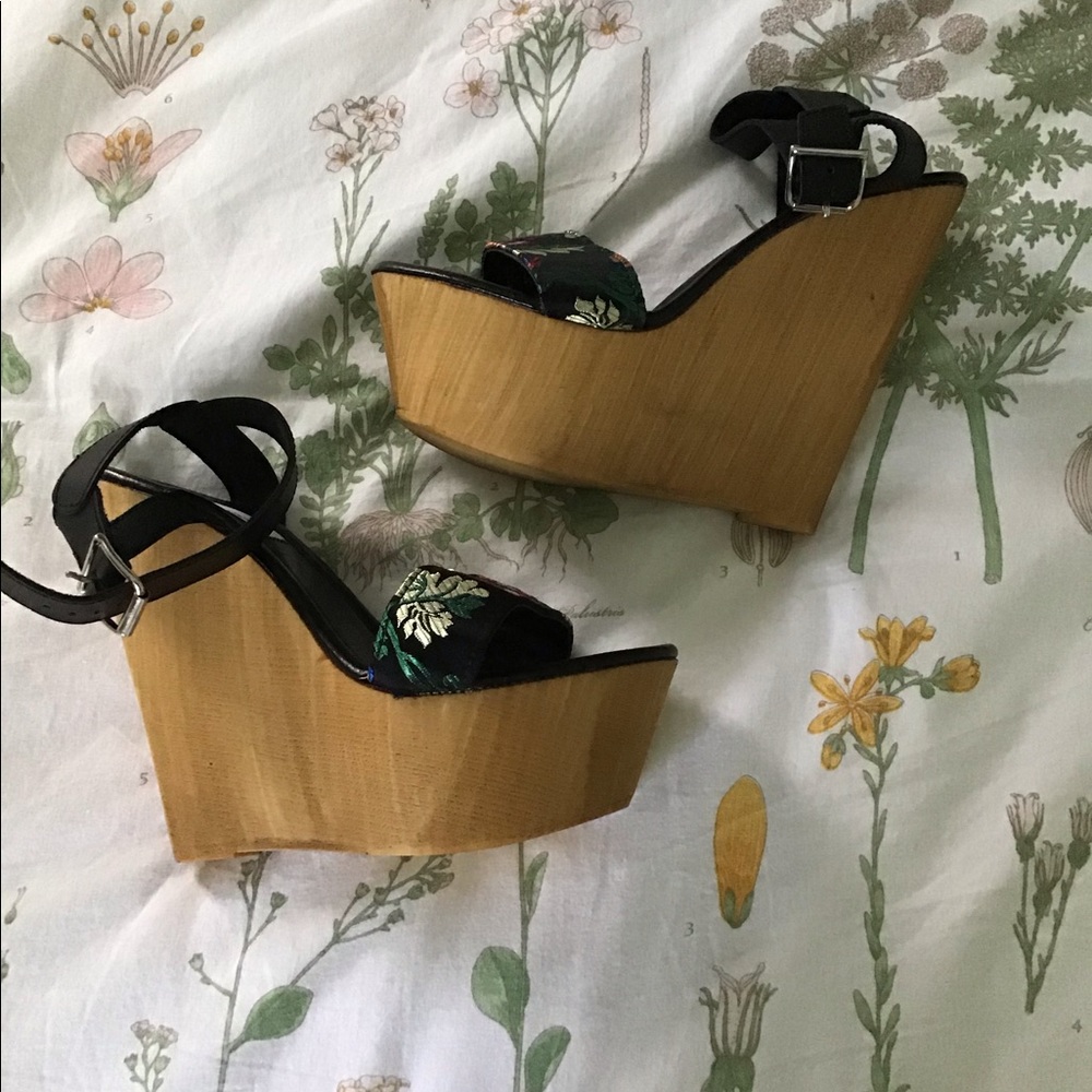Steve Madden Bella Wooden Wedges